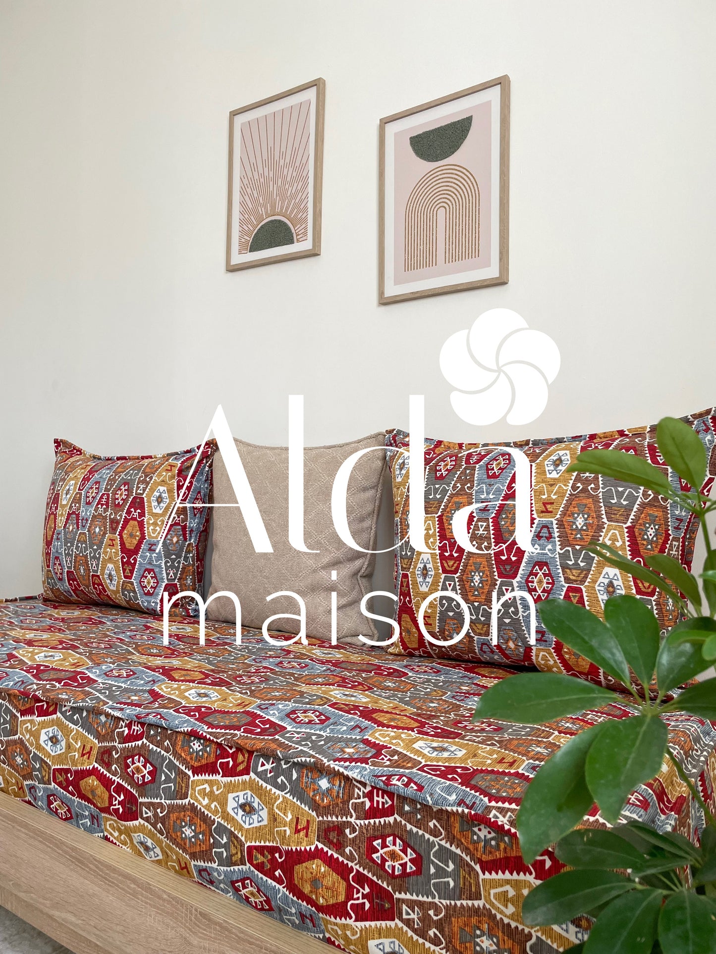 كوفر كانابي واحد مع 2 مخايد فارغين