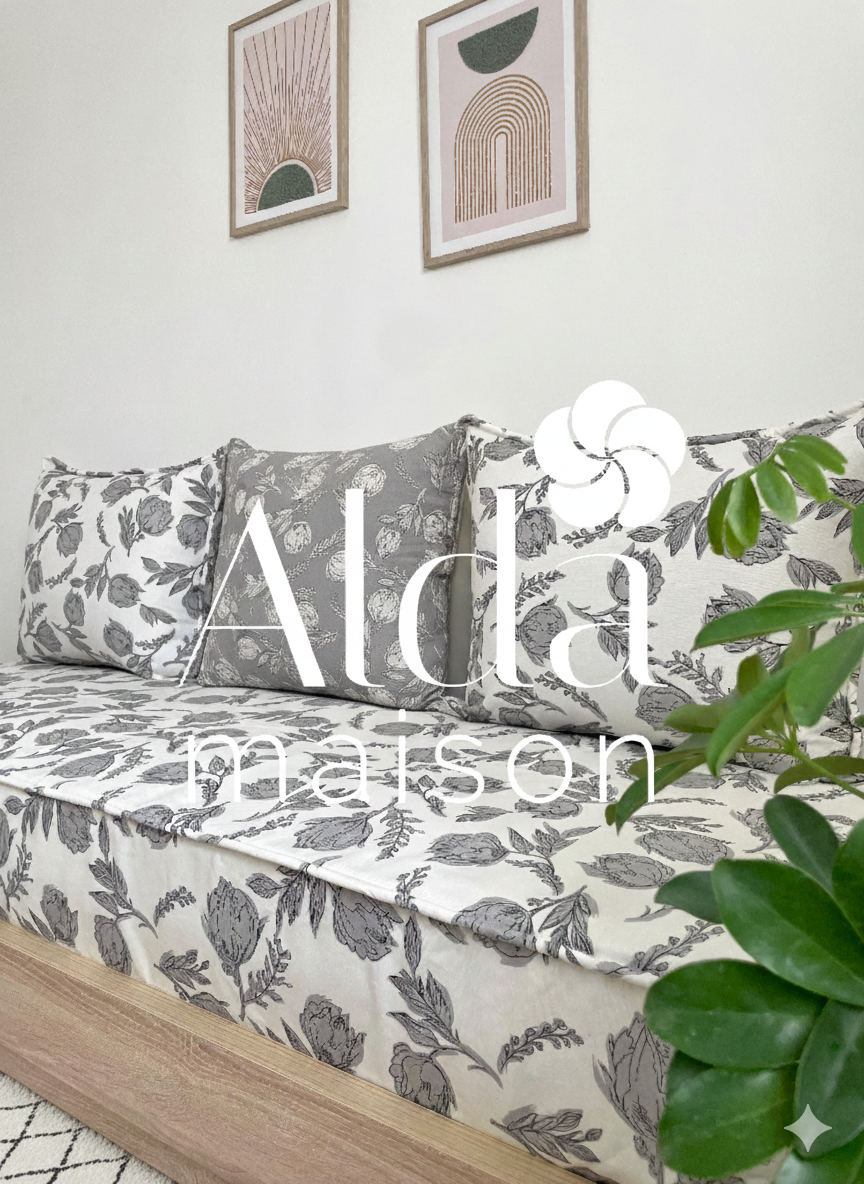 ( تفريشة كانابي واحد مع 2 مخايد ( فارغين