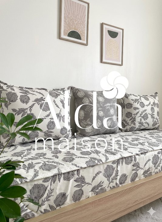 ( تفريشة كانابي واحد مع 2 مخايد ( فارغين