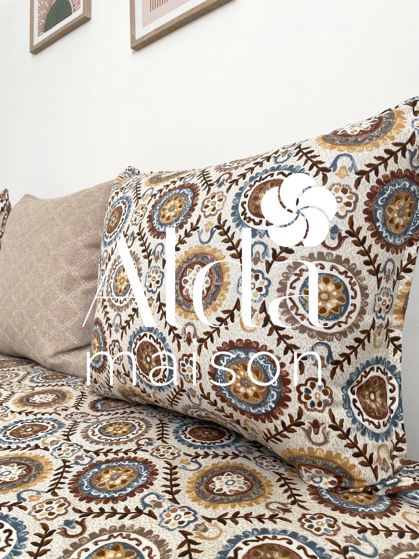 ( تفريشة كانابي واحد مع 2 مخايد ( فارغين ( César )