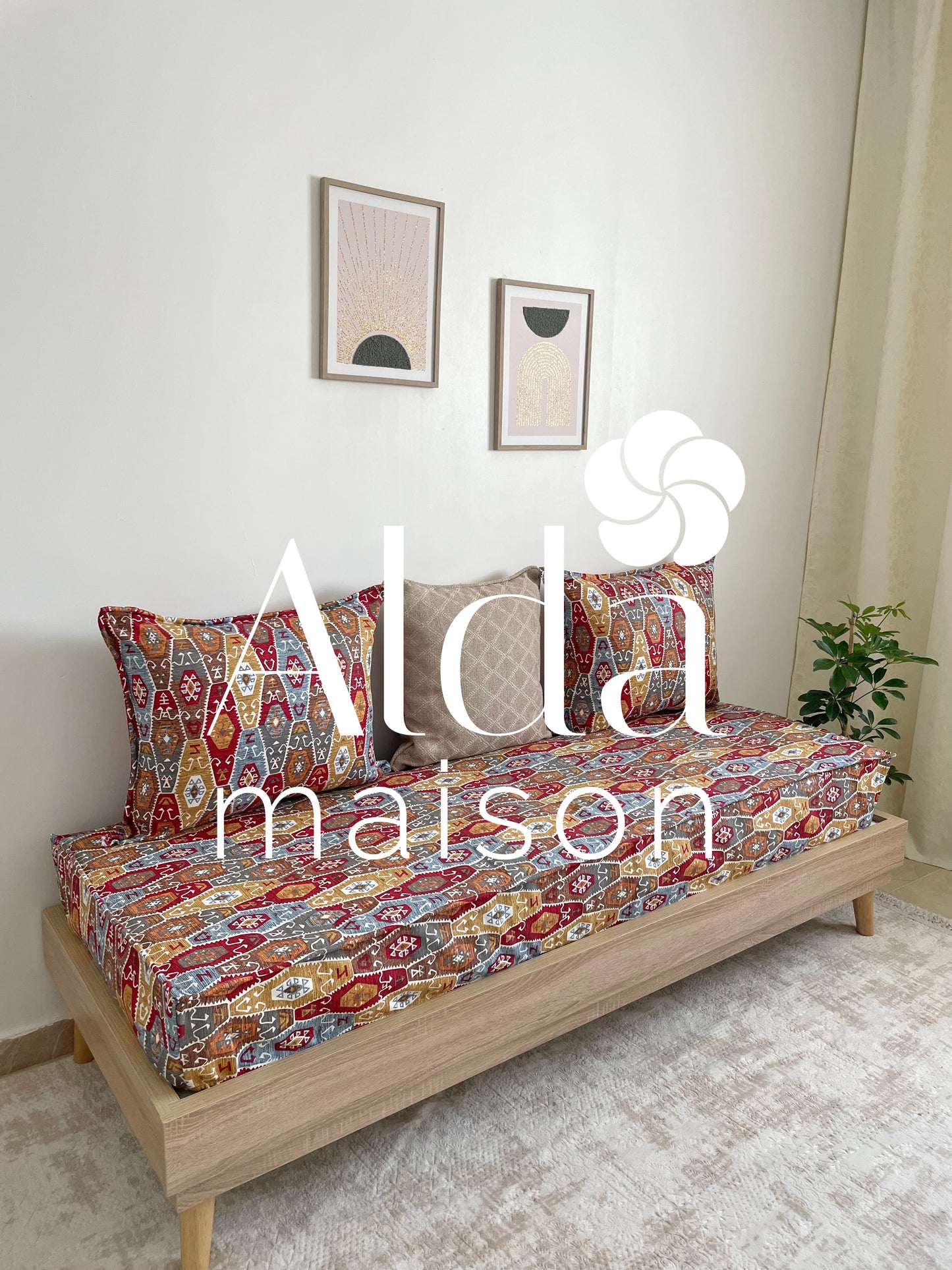 كوفر كانابي واحد مع 2 مخايد فارغين