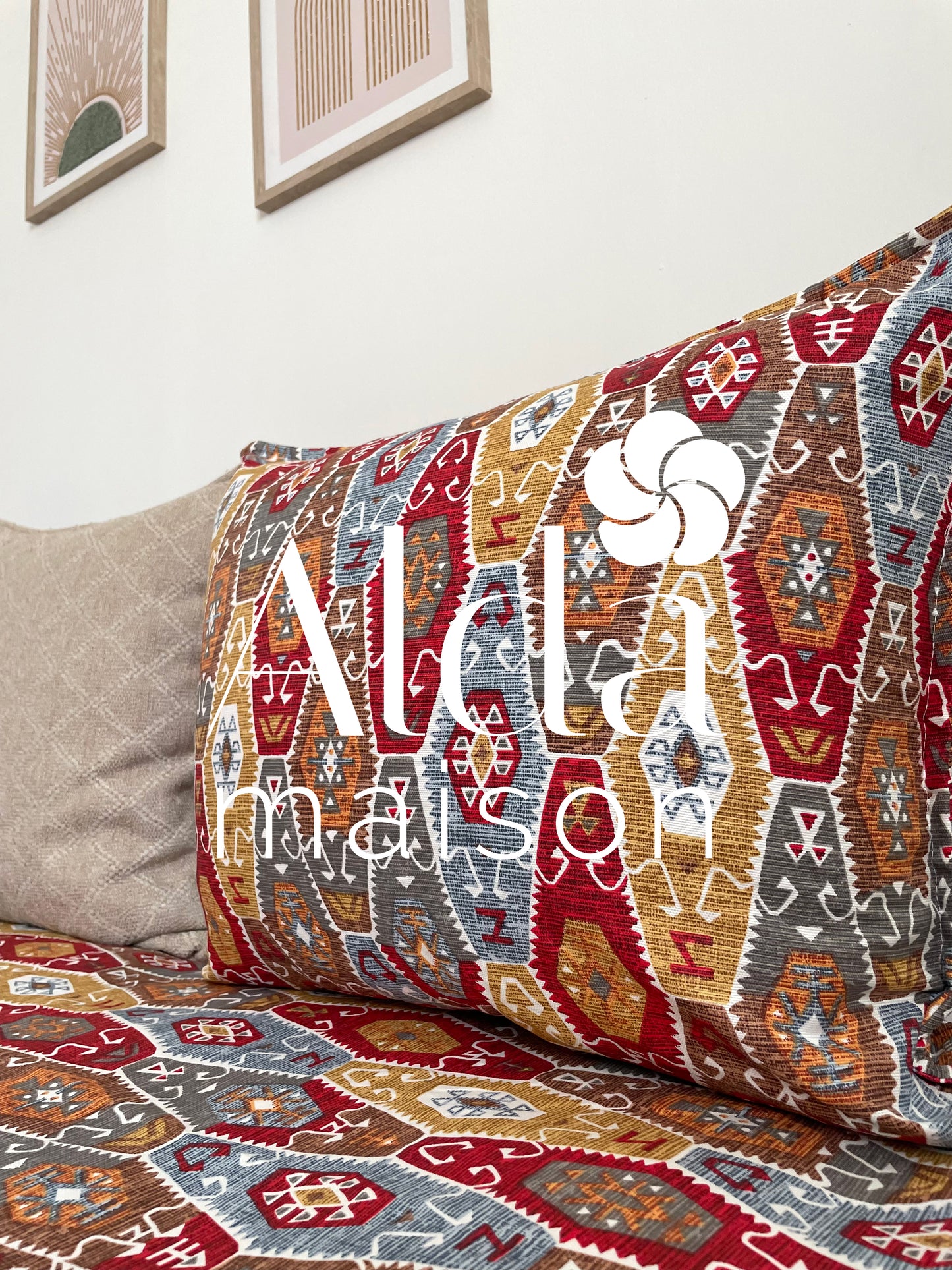 كوفر كانابي واحد مع 2 مخايد فارغين