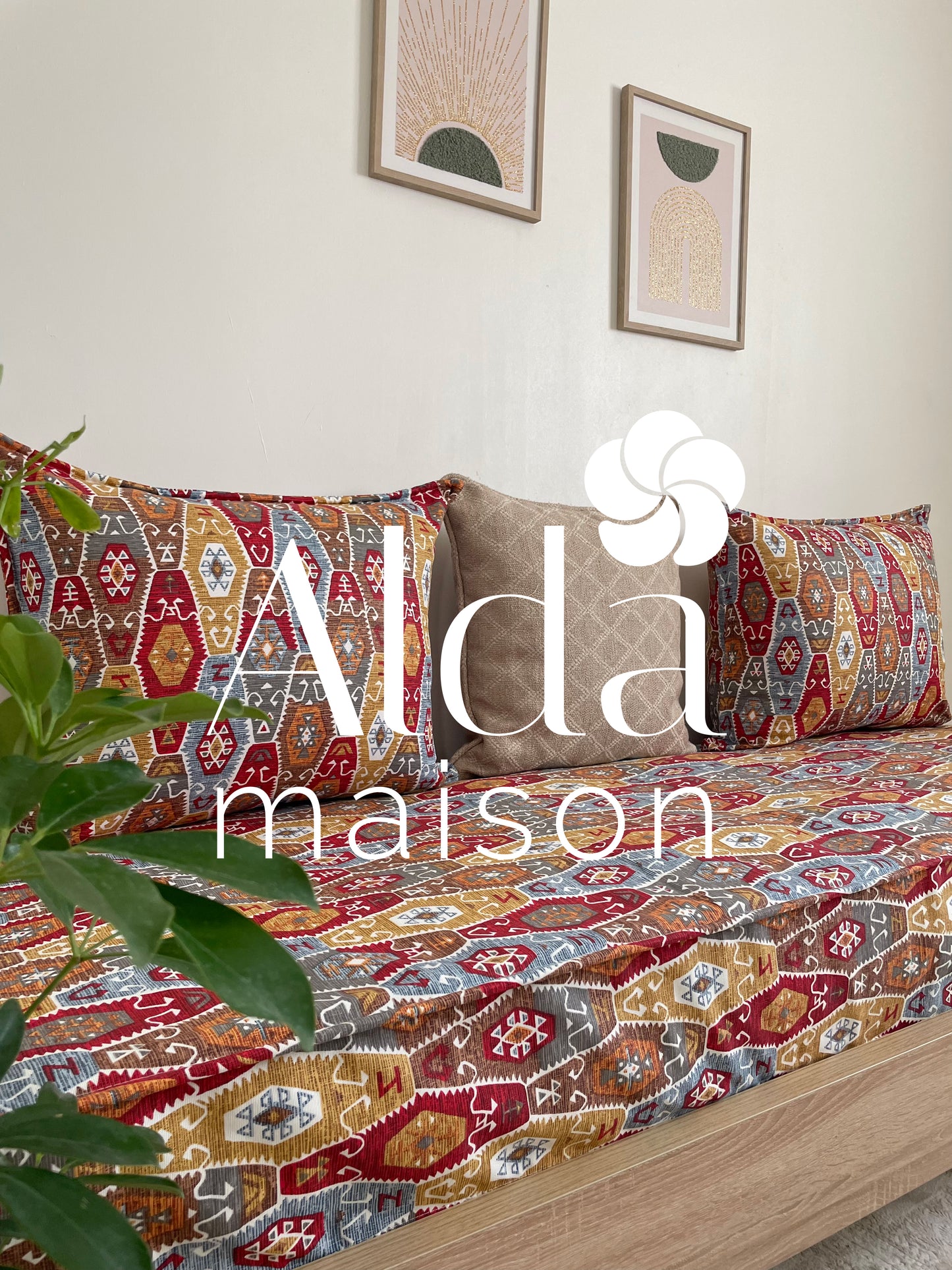 كوفر كانابي واحد مع 2 مخايد فارغين