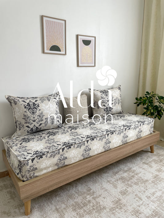 ( تفريشة كانابي واحد مع 2 مخايد ( فارغين ( Nardo )