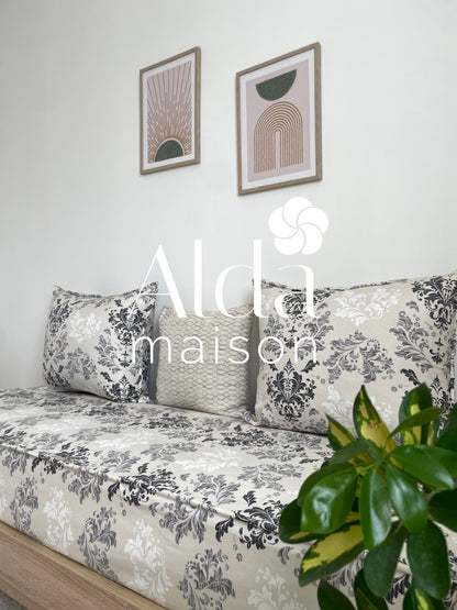 ( تفريشة كانابي واحد مع 2 مخايد ( فارغين ( Nardo )