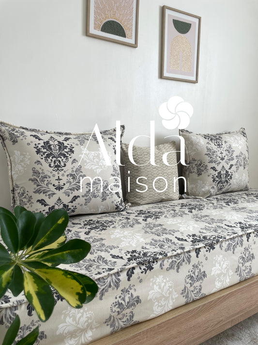 ( تفريشة كانابي واحد مع 2 مخايد ( فارغين ( Nardo )