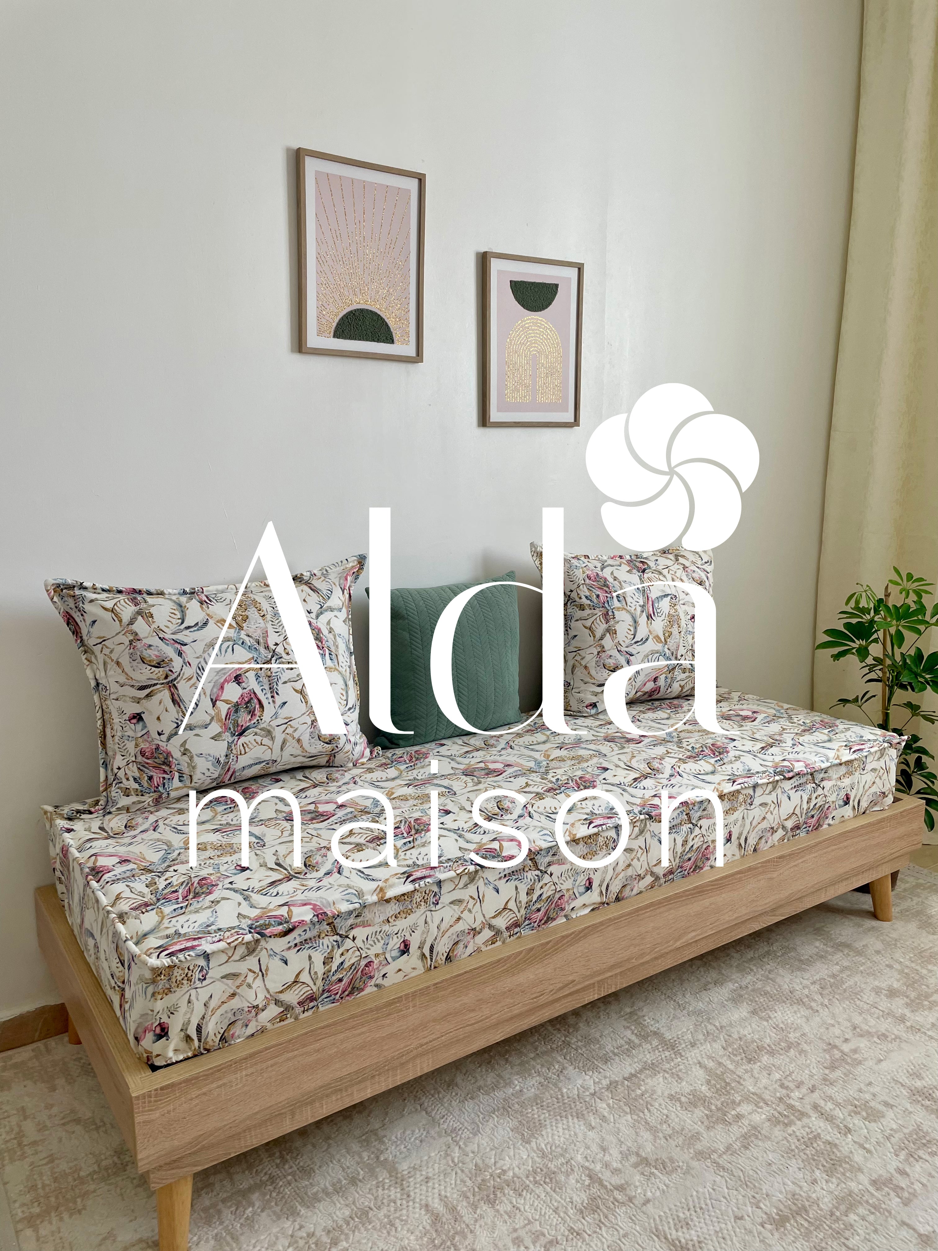 ( تفريشة كانابي واحد مع 2 مخايد ( فارغين ( Savannah pink )