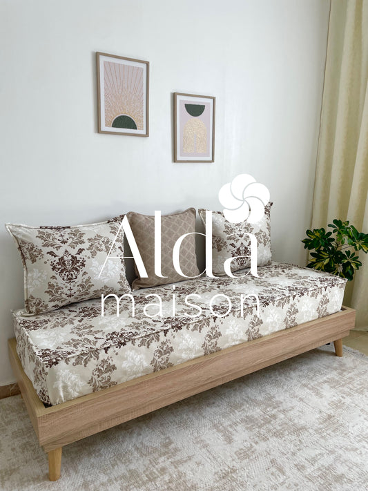 ( تفريشة كانابي واحد مع 2 مخايد ( فارغين ( Nougat )