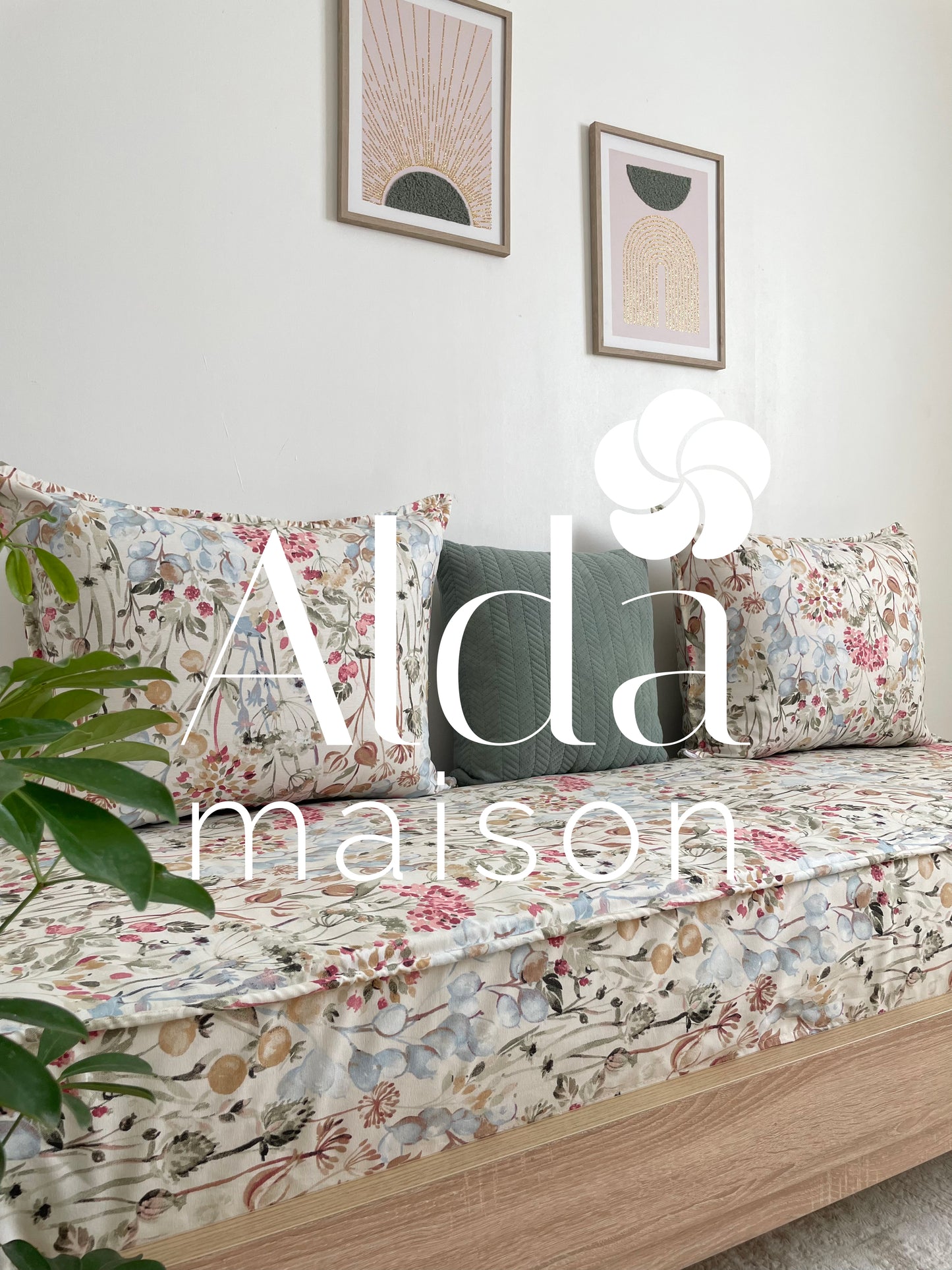 ( تفريشة كانابي واحد مع 2 مخايد ( فارغين ( Bloom )