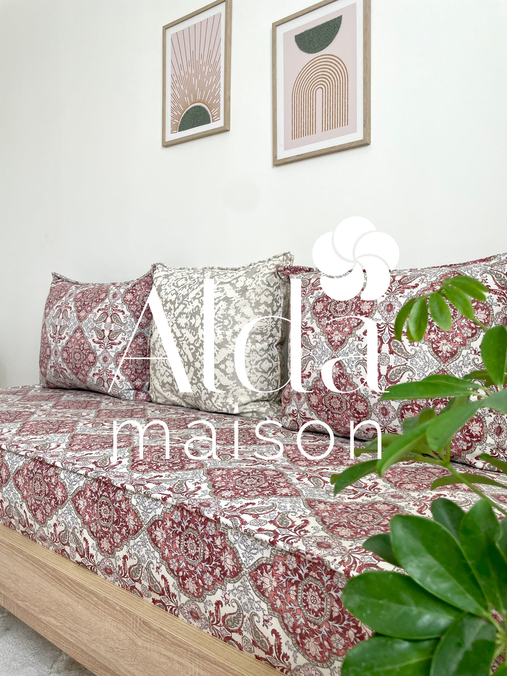 ( تفريشة كانابي واحد مع 2 مخايد ( فارغين ( Scarlet )