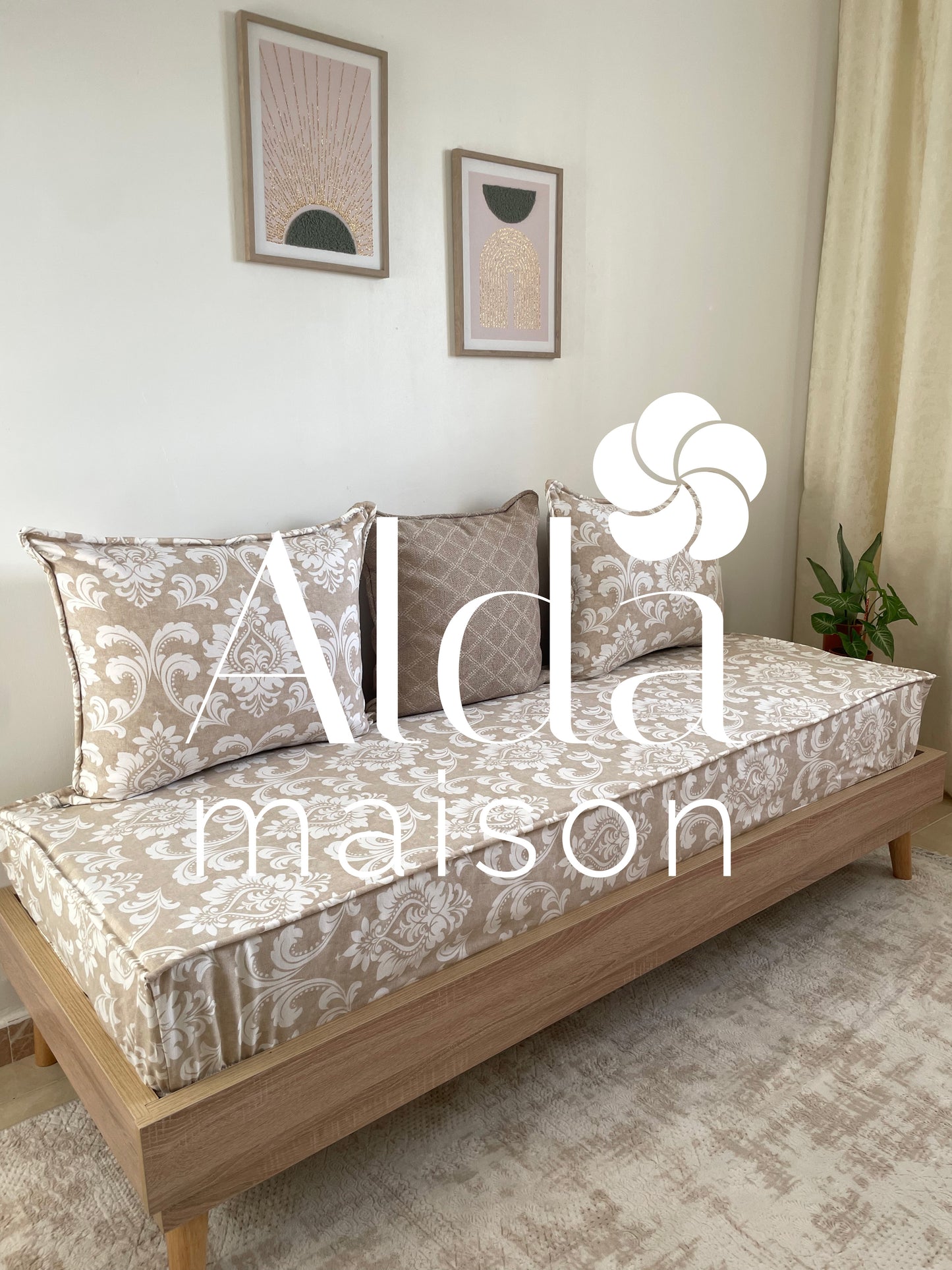 ( تفريشة كانابي واحد مع 2 مخايد ( فارغين ( Mokka )