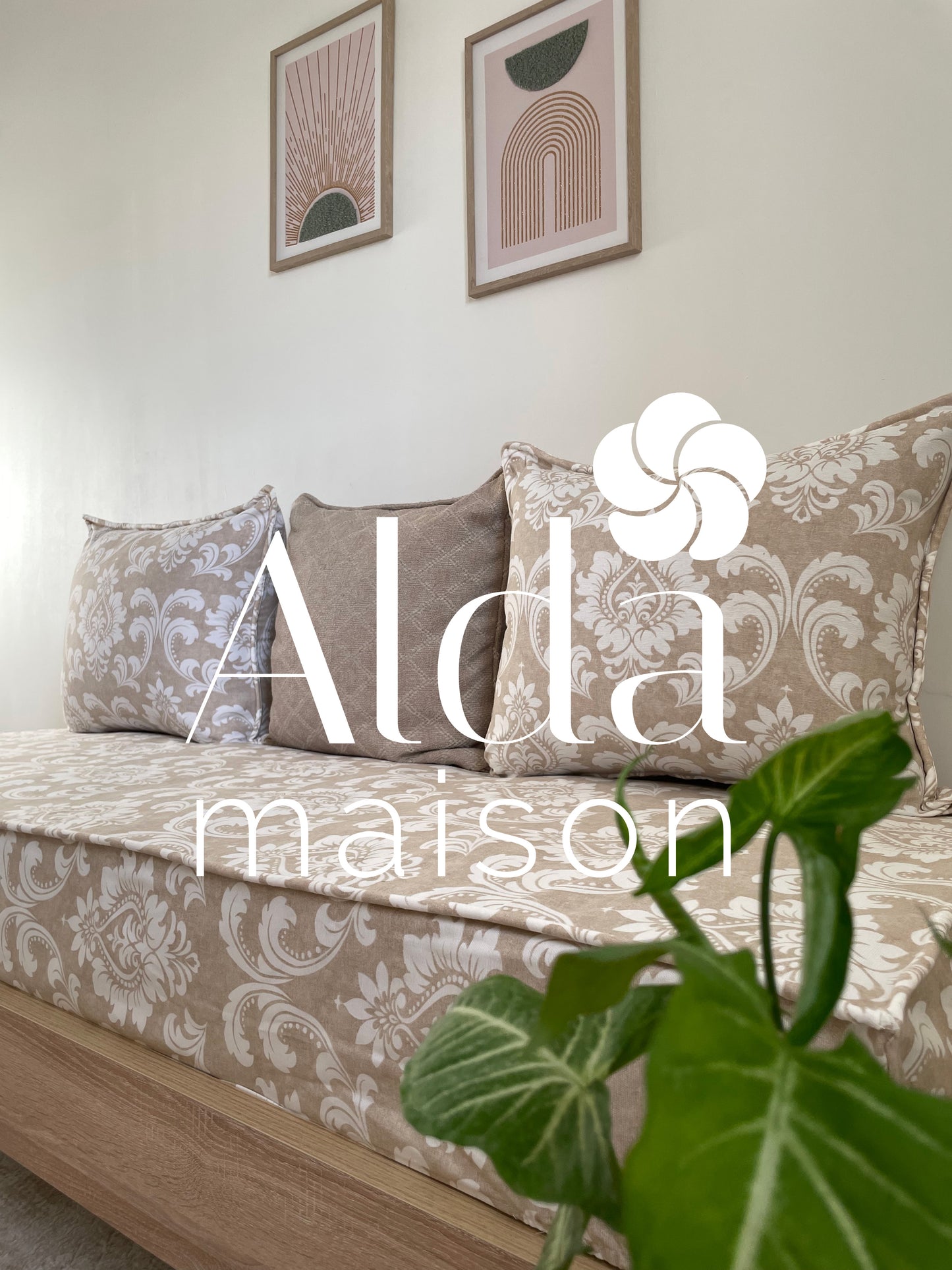 ( تفريشة كانابي واحد مع 2 مخايد ( فارغين ( Mokka )